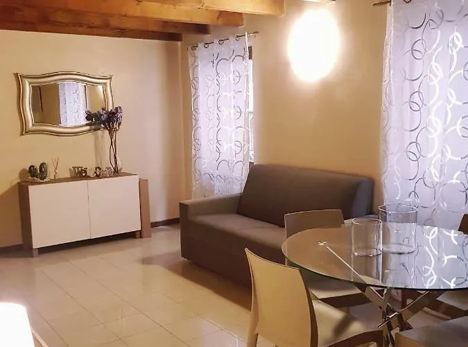 Elly\'S House